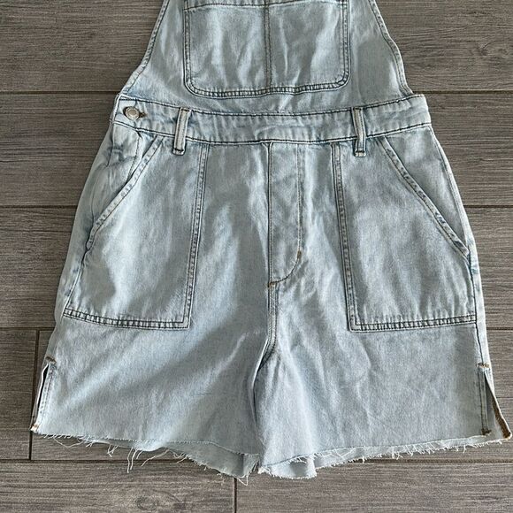 WeWoreWhat Slit Short Light Denim Overalls New! - Picture 9 of 13
